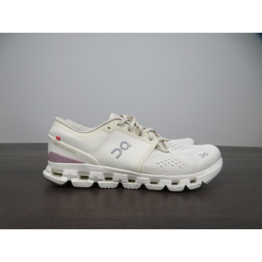 On Cloud X 4 Shoes Womens 10.5 White Running Sneakers Road Gym Training Athletic
